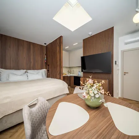 Couette-café Semberova 3*