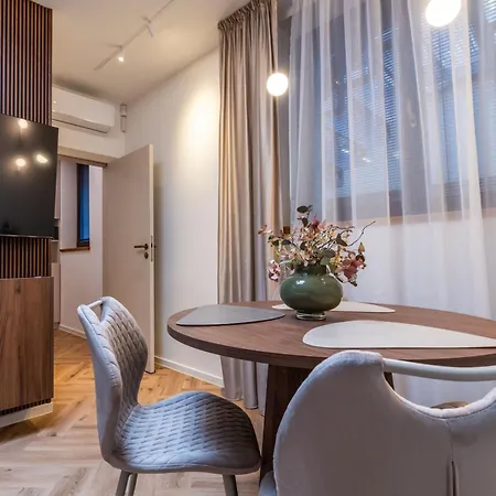 Semberova Couette-café 3*