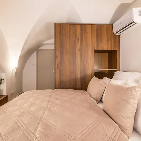Semberova Couette-café 3*